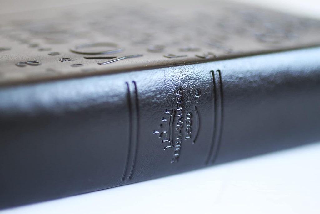 Biblia RVR60 letra grande tamaño manual, simil piel negro con nombres de Dios