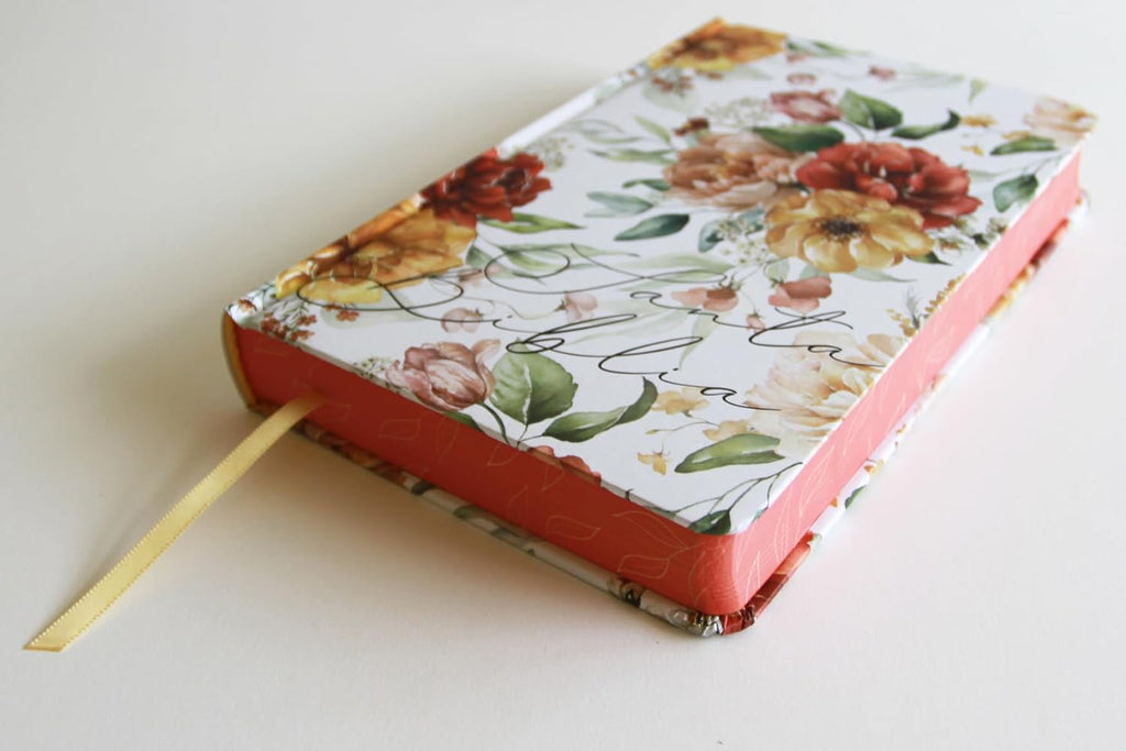 Biblia letra grande flores rosadas y cantos pintados