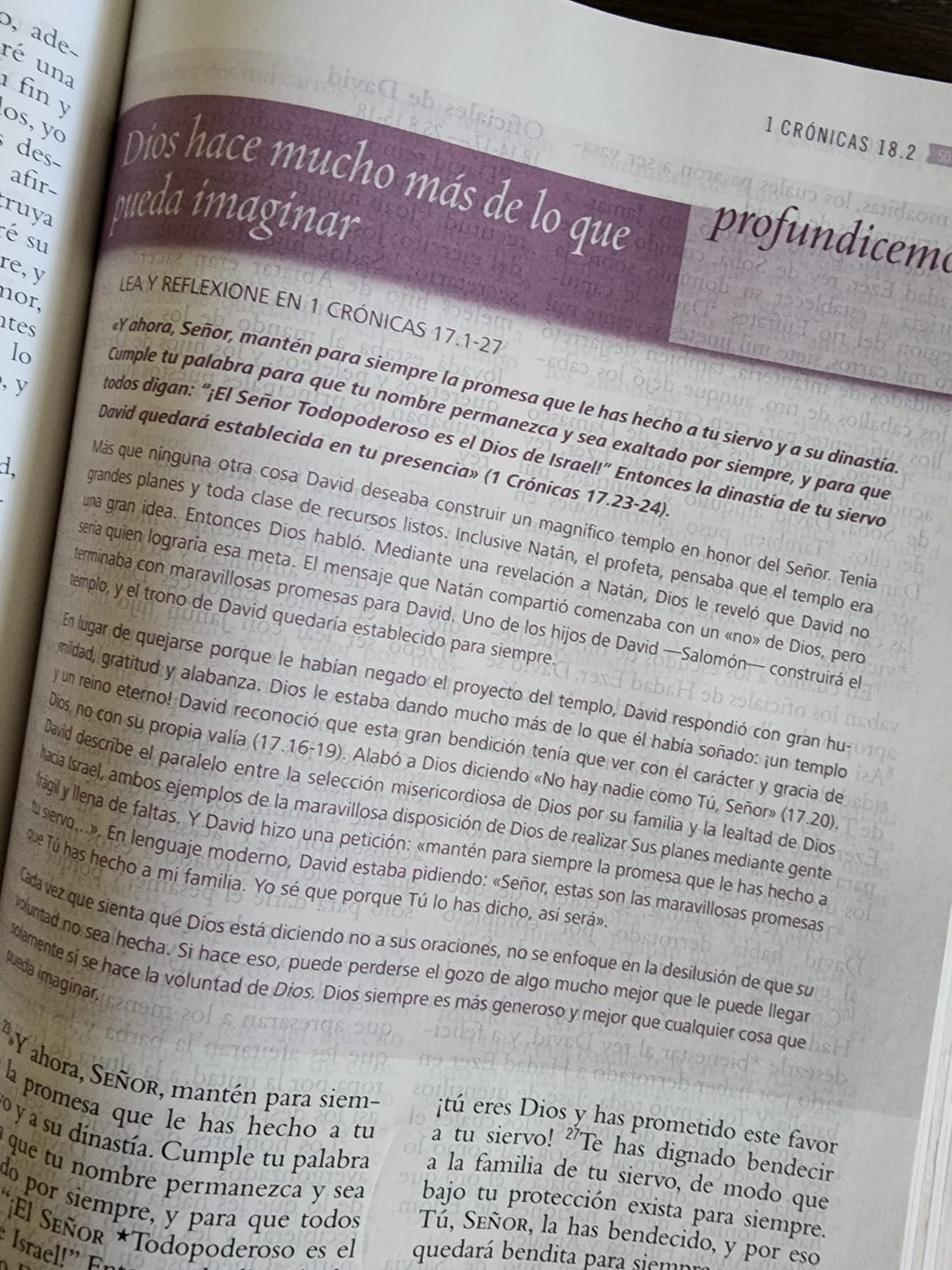 Biblia el Poder de Una Mujer Que Ora - tapa blanda - USADA