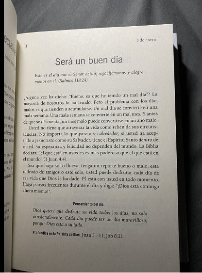 Momentos de quietud con Dios: 365 inspiraciones diarias