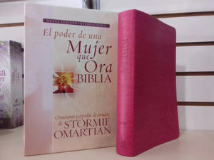 Biblia el Poder de Una Mujer Que Ora