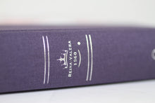 Cargar imagen en el visor de la galería, Biblia Reina Valera 1960 letra grande tela azul púrpura con flores
